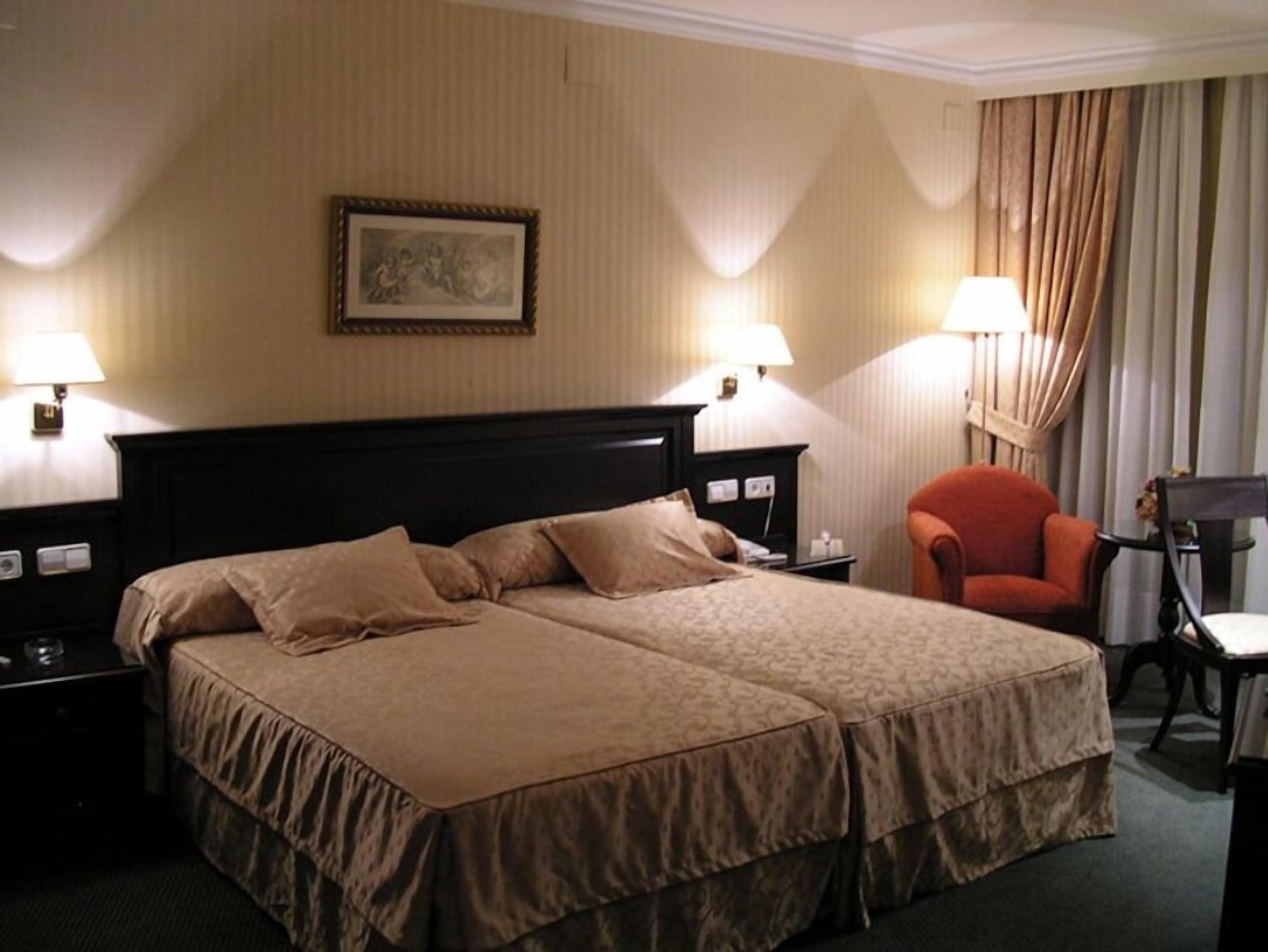 Santiago Hotel Linares  Quarto foto